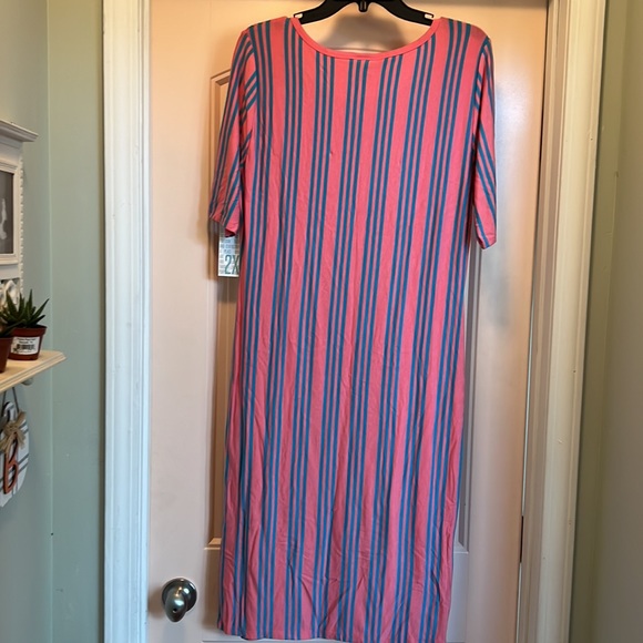 Awesome dress - Picture 3 of 3